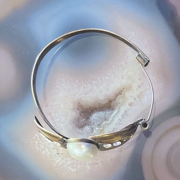 Vintage brass pearl bracelet vtg cz bangle cubic zirconia - Picture 2 of 5
